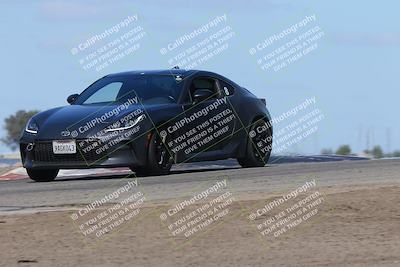 media/Oct-04-2025-OnGrid (Sat) [[44bd565ffa]]/Blue Group/Grapevine/